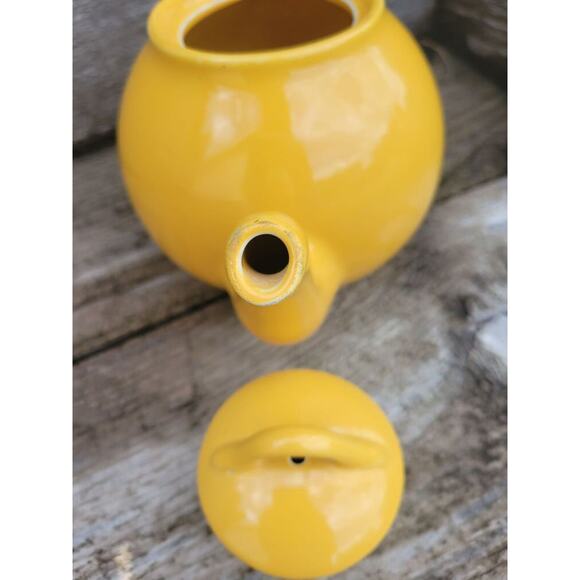 Vintage Lipton Teapot, Mustard Yellow, Hall China, French Country, Cabin Rustic - Picture 4 of 7